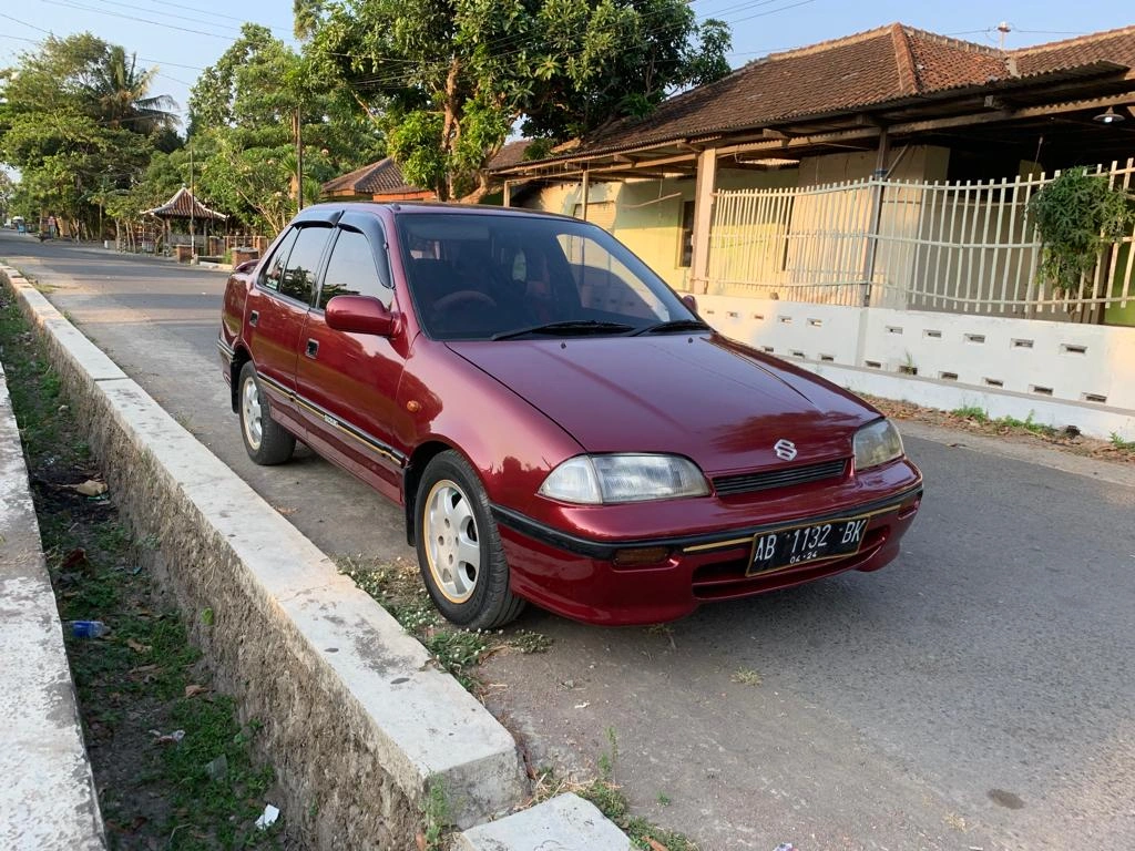 suzuki esteem - Moladin