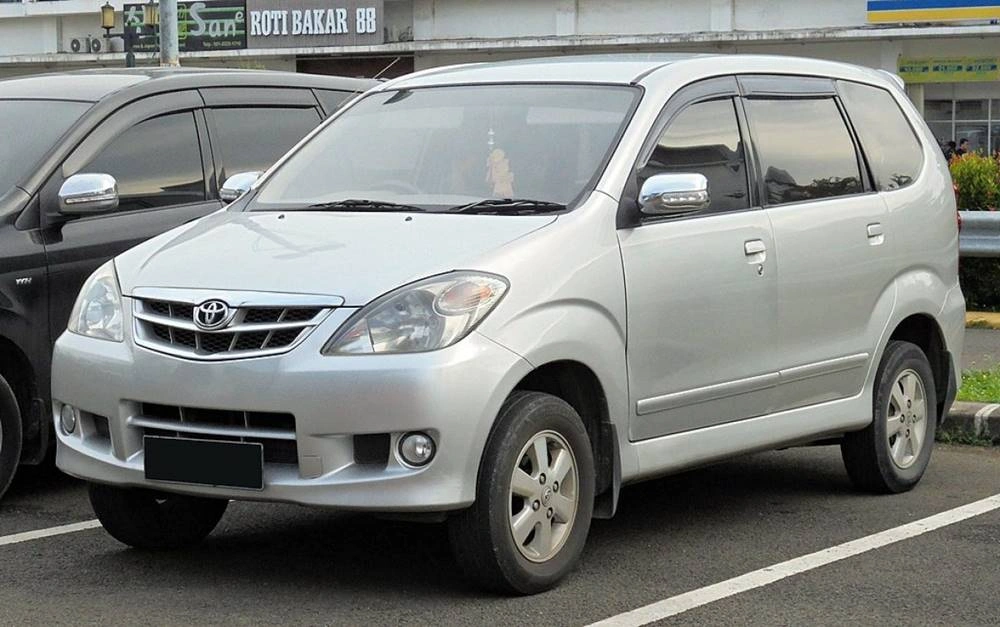 7 Mobil Bekas untuk Grab yang Hemat BBM dan Minim Perawatan, Mulai Rp57 Jutaan! toyota avanza mobil bekas untuk grab - Moladin