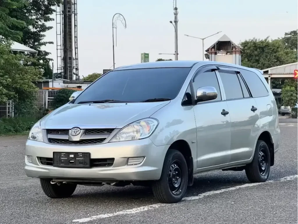 7 Mobil Keluarga Bekas 40 Jutaan yang Masih Layak Dibeli toyota kijang innova mobil keluarga bekas 40 jutaan - Moladin