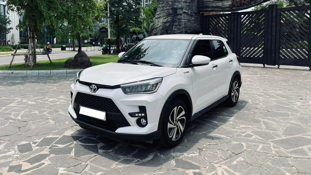 Rekomendasi 7 Mobil Toyota Baru 5-Seater 2026, Cocok untuk Keluarga toyota raize - Moladin