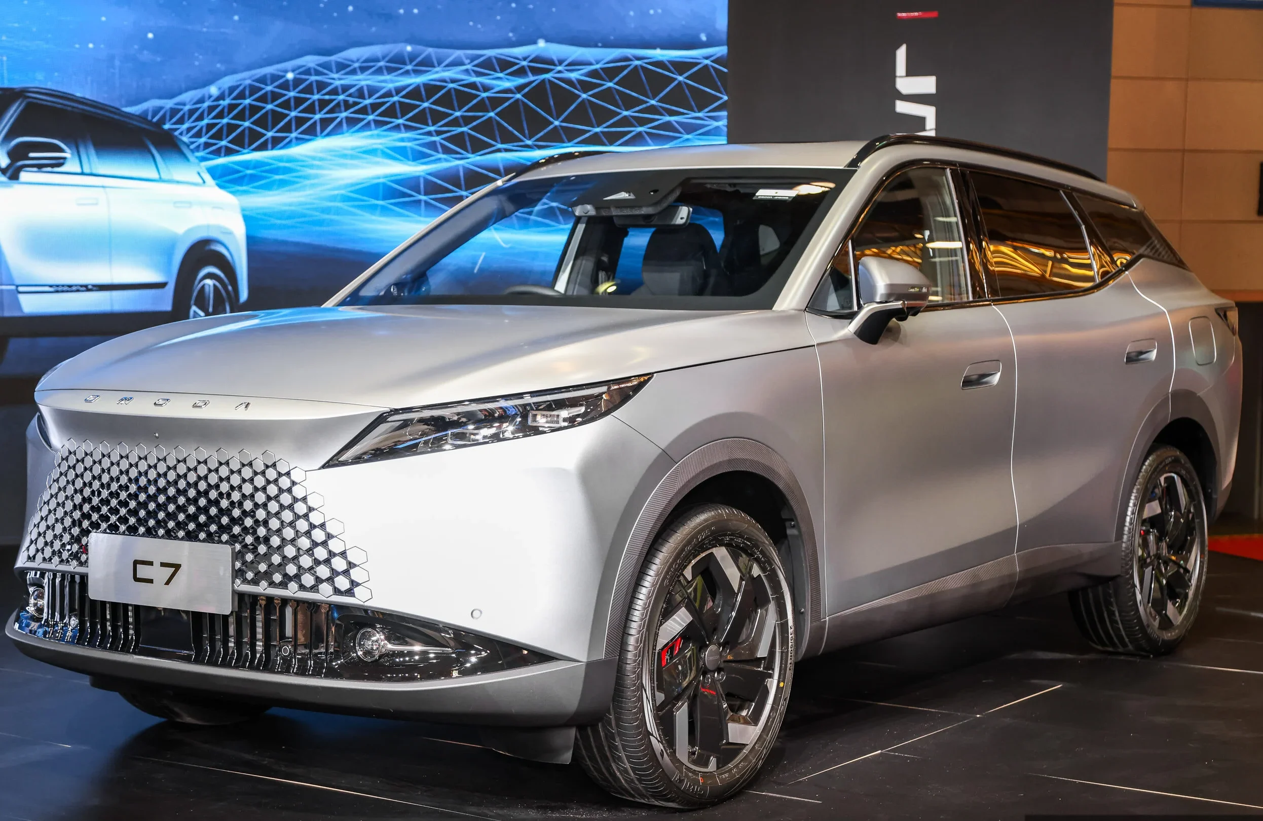 Omoda C7 Resmi Debut di Malaysia, Hadir dengan Opsi Mesin Bensin dan PHEV Omoda C7 Resmi Debut di Malaysia, Hadir dengan Opsi Mesin Bensin dan PHEV