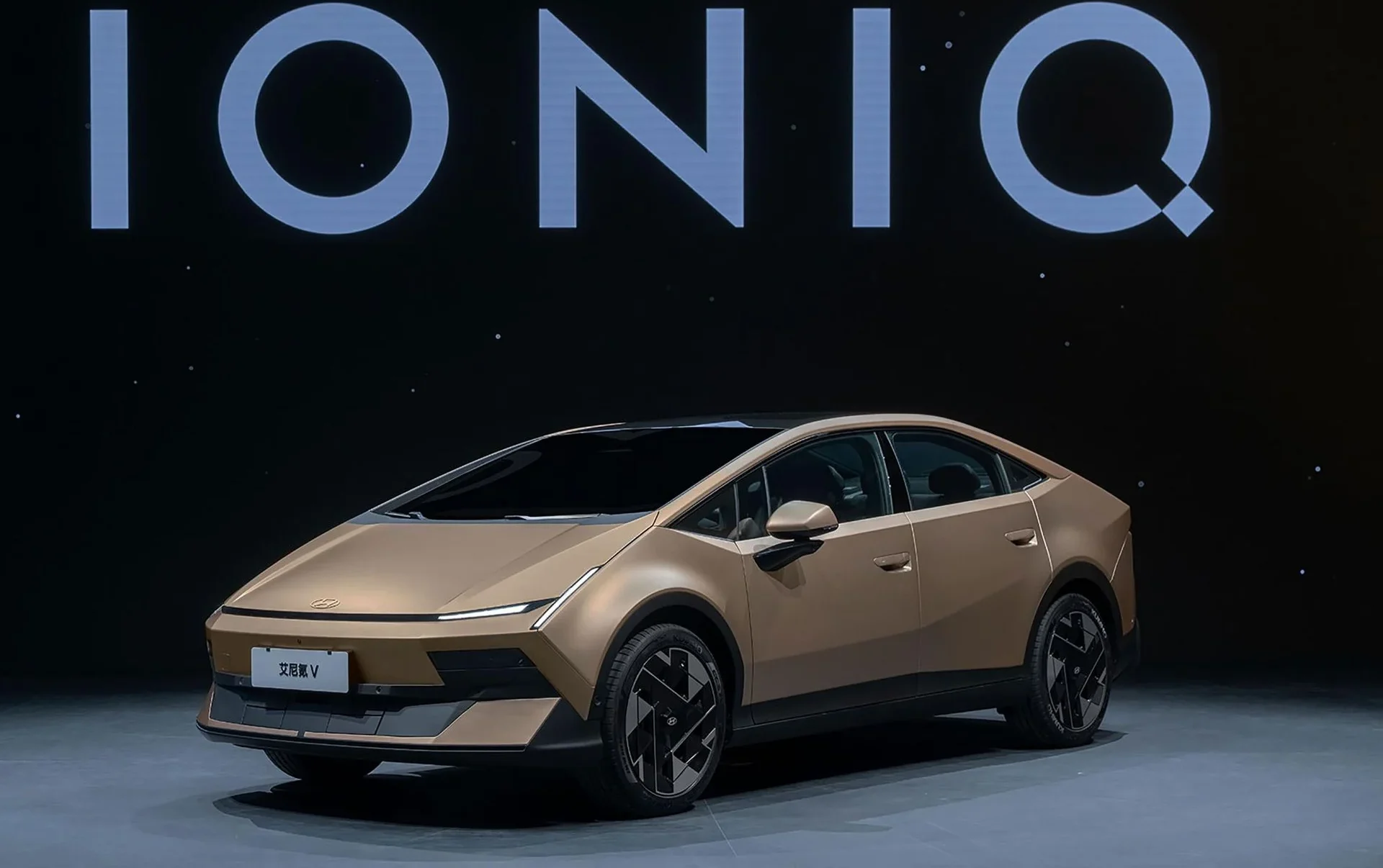 Hyundai Ioniq V Tampil Berbeda, Bawa 8 Pilihan Warna & Kabin Serba Digital! Hyundai Ioniq V Tampil Berbeda, Bawa 8 Pilihan Warna & Kabin Serba Digital!