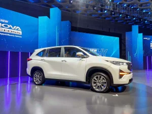 Toyota Siapkan Innova Zenix Facelift 2026: Cek Bocoran Desain, Fitur & Mesin!