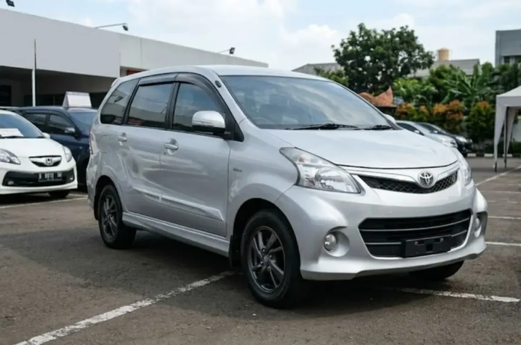 avanza veloz 2012 - Moladin