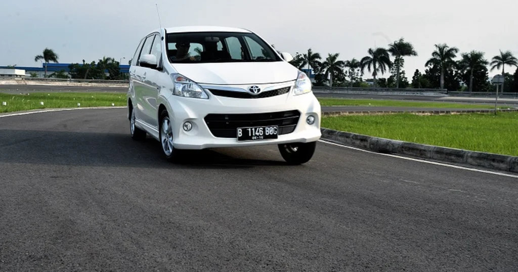 avanza veloz 2013 - Moladin