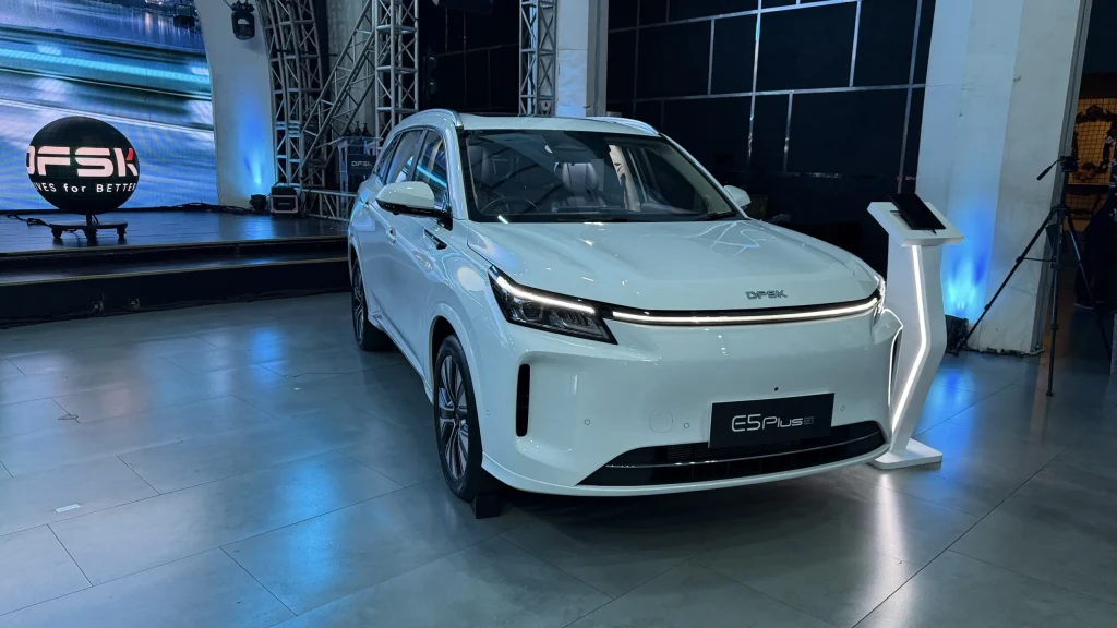 Spesifikasi DFSK E5 Plus 2026, SUV PHEV 7-Seater Irit dengan Jarak Tempuh 1.400 Km dfsk e5 plus - Moladin