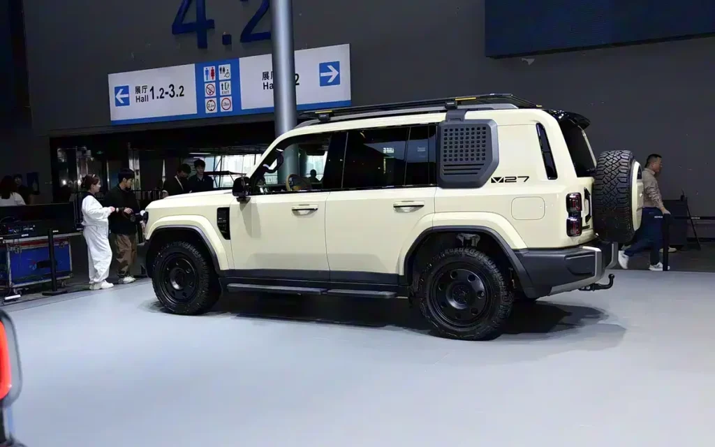 iCAR V27 Siap Debut di GIIAS 2026, SUV EREV Bisa Jalan Hingga 1.200 Km! dimensi iCar V27 - Moladin