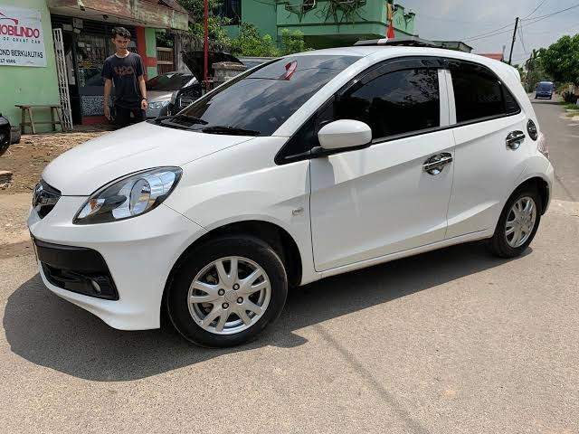 Harga Honda Brio Satya S 2015 Bekas, Mobil Irit BBM dengan Perawatan Mudah image 41