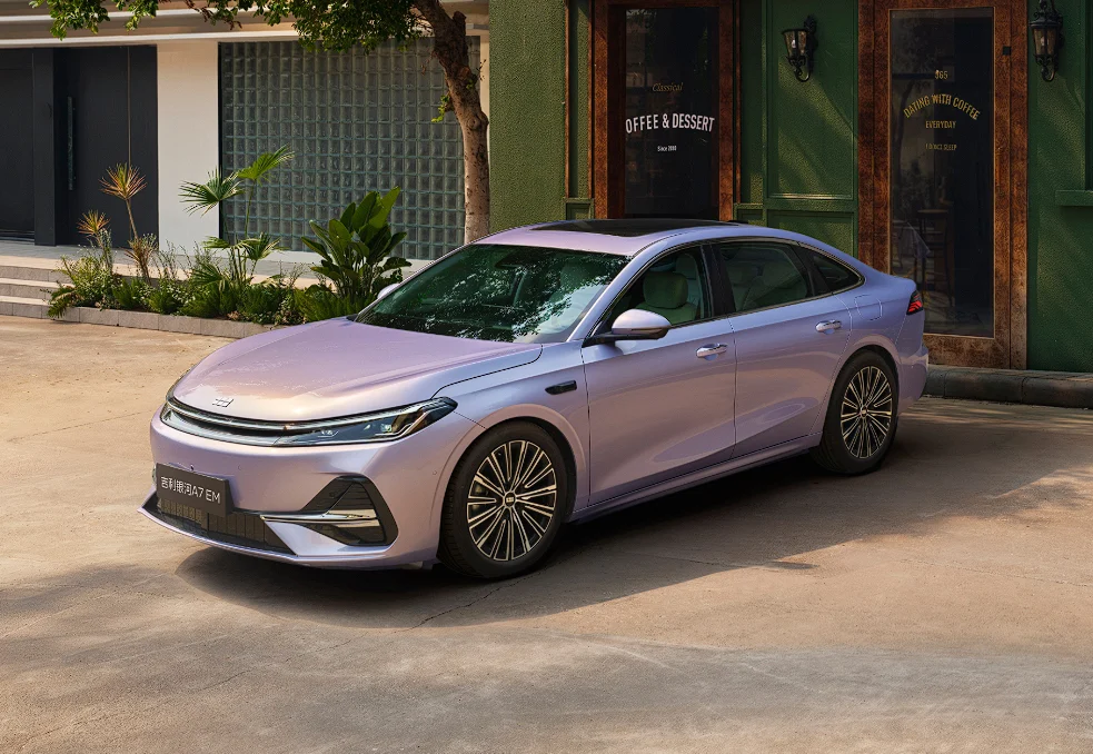 Geely Galaxy A7 PHEV Pecahkan Rekor Dunia, Tempuh 2.608 Km Sekali Isi BBM dan Cas Penuh image 8