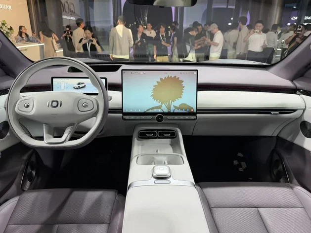 Changan Nevo Q06 Meluncur, Bawa Dual Motor RWD & Teknologi LiDAR! interior Changan Nevo Q06 - Moladin