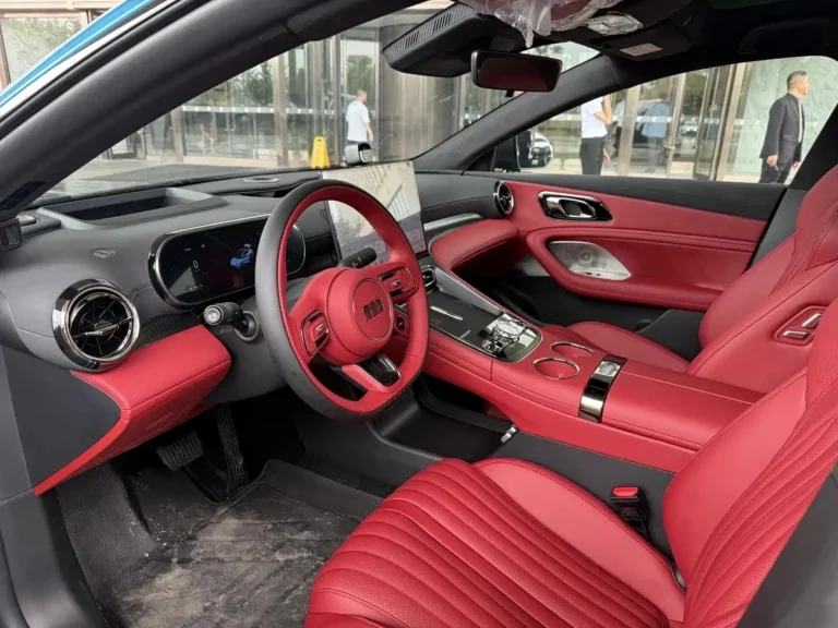 Geely Galaxy TT Ultra Diperkenalkan, Sedan Listrik 578 Hp dengan Platform 800V kabin geely galaxy tt ultra - Moladin
