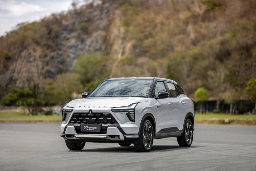 Duel Sengit SUV Hybrid: Mitsubishi XForce Hybrid vs Honda HR-V HEV, Pilih Mana? mitsubishi xforce hybrid - Moladin