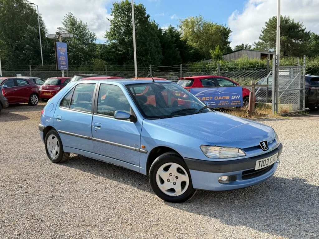 mobil 20 jutaan terbaik - Moladin