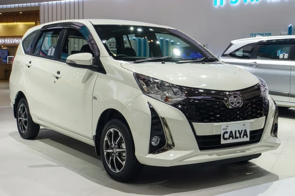 mobil Calya matic bekas - Moladin