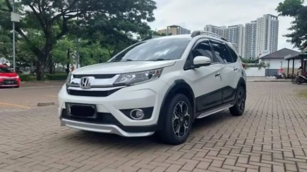 mobil bekas br-v 2018 - Moladin