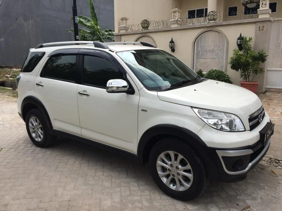 mobil bekas terios 2018 - Moladin