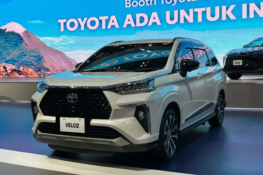 mobil hybrid terlaris - Moladin
