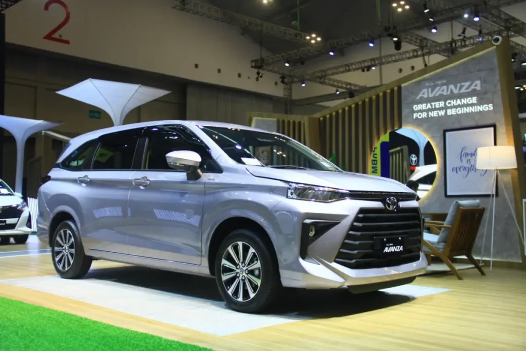 mobil lmpv terlaris - Moladin