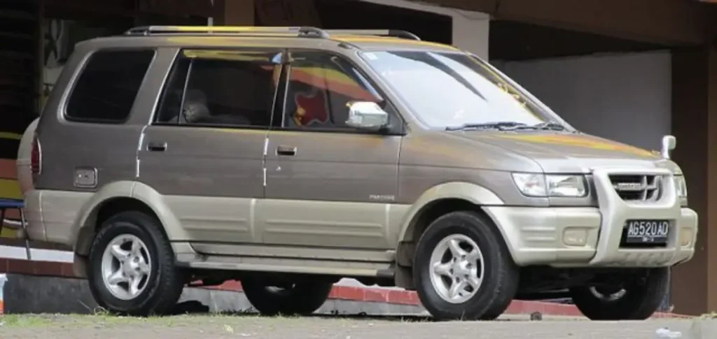 rekomendasi mobil bekas 60 jutaan muat banyak keluarga - Moladin