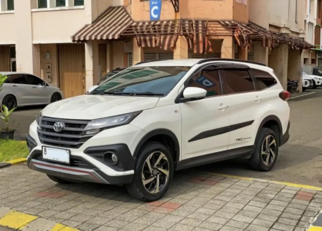 rekomendasi mobil toyota 300 jutaan - Moladin