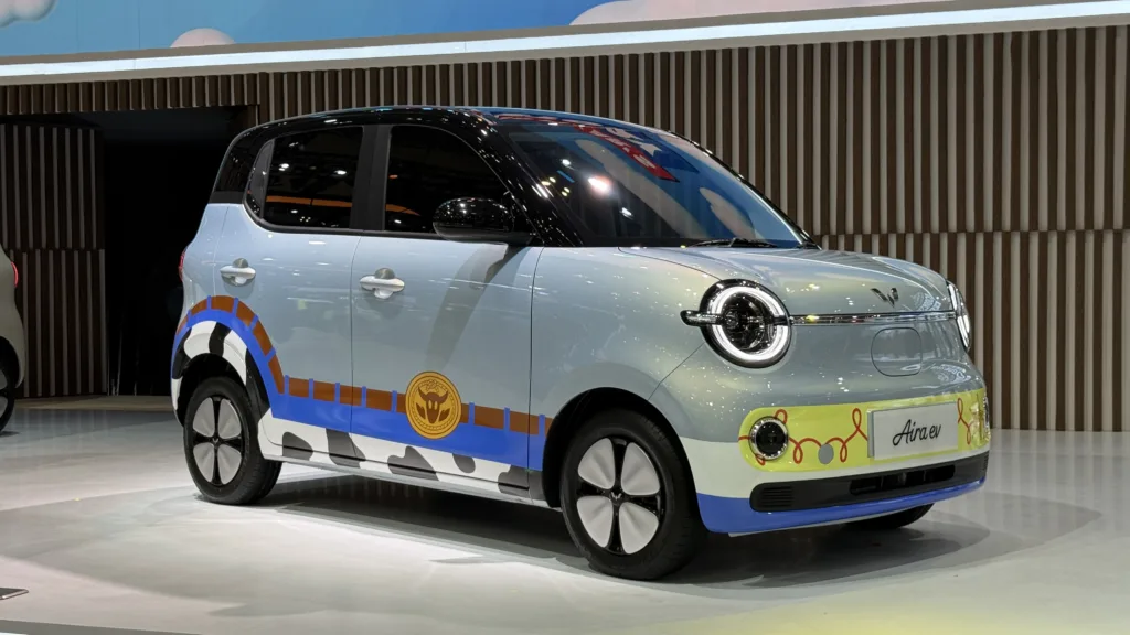 Cuma 300 Unit! Wuling Aira EV Toy Story 5 Resmi Dijual di GIIAS 2026 wuling aira ev toy story 5 - Moladin
