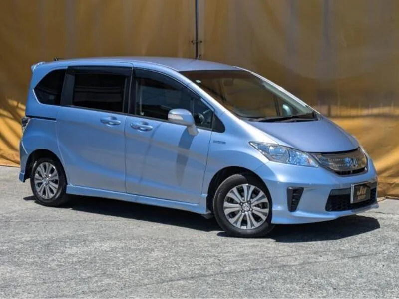 Honda Freed bekas 100 jutaan tahun 2011 - Moladin