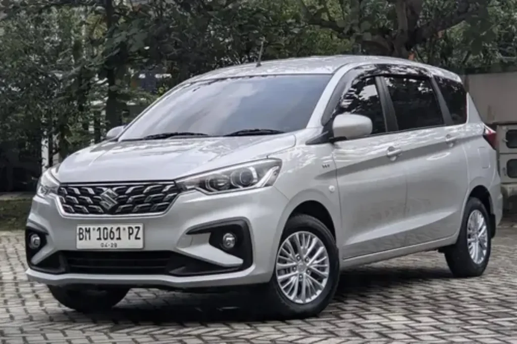 Mobil 7-seater 100 jutaan - Moladin