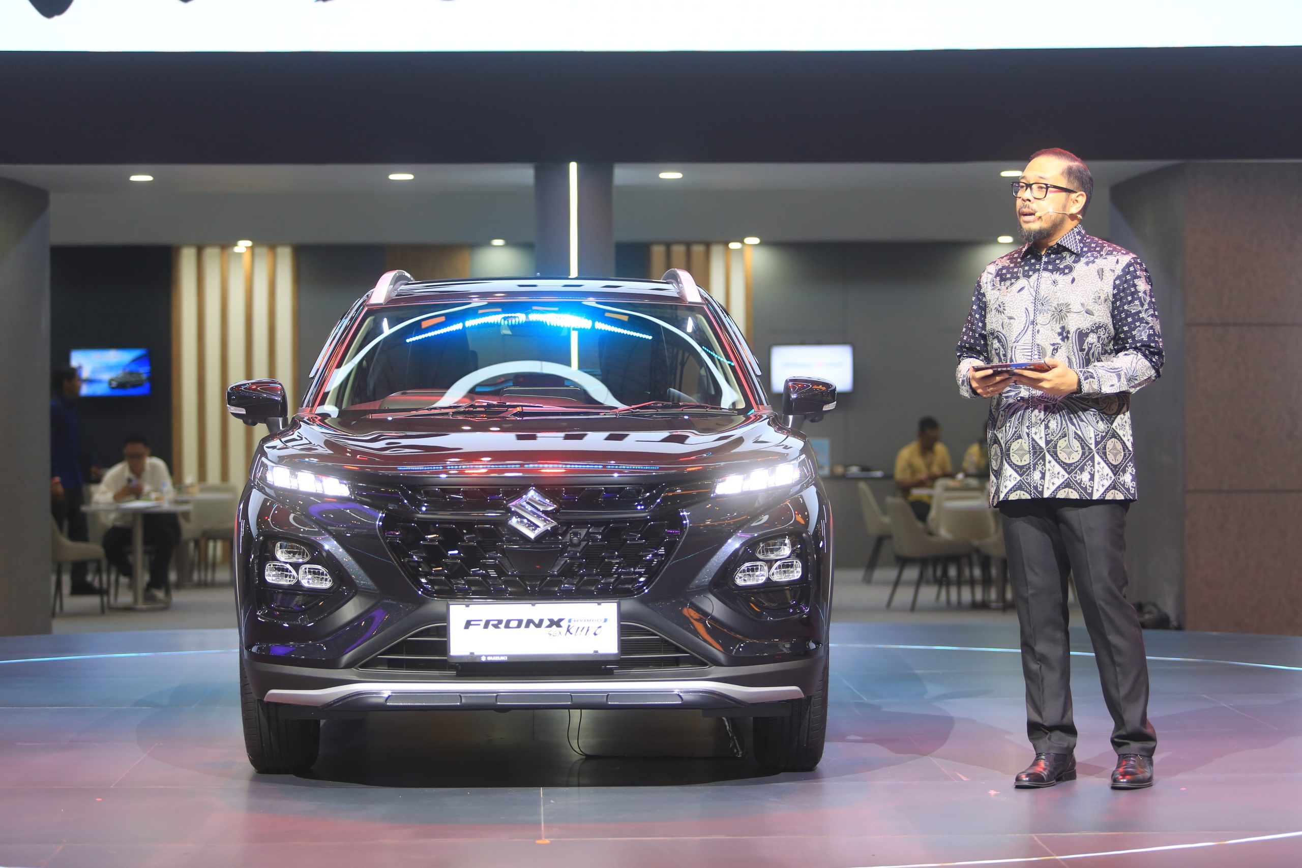 Resmi Meluncur di GIIAS 2026, Suzuki Fronx SGX Hybrid Kuro Jadi Varian Flagship Terbaru Press Photo Suzuki Luncurkan Suzuki Fronx SGX Hybrid Kuro 2 scaled