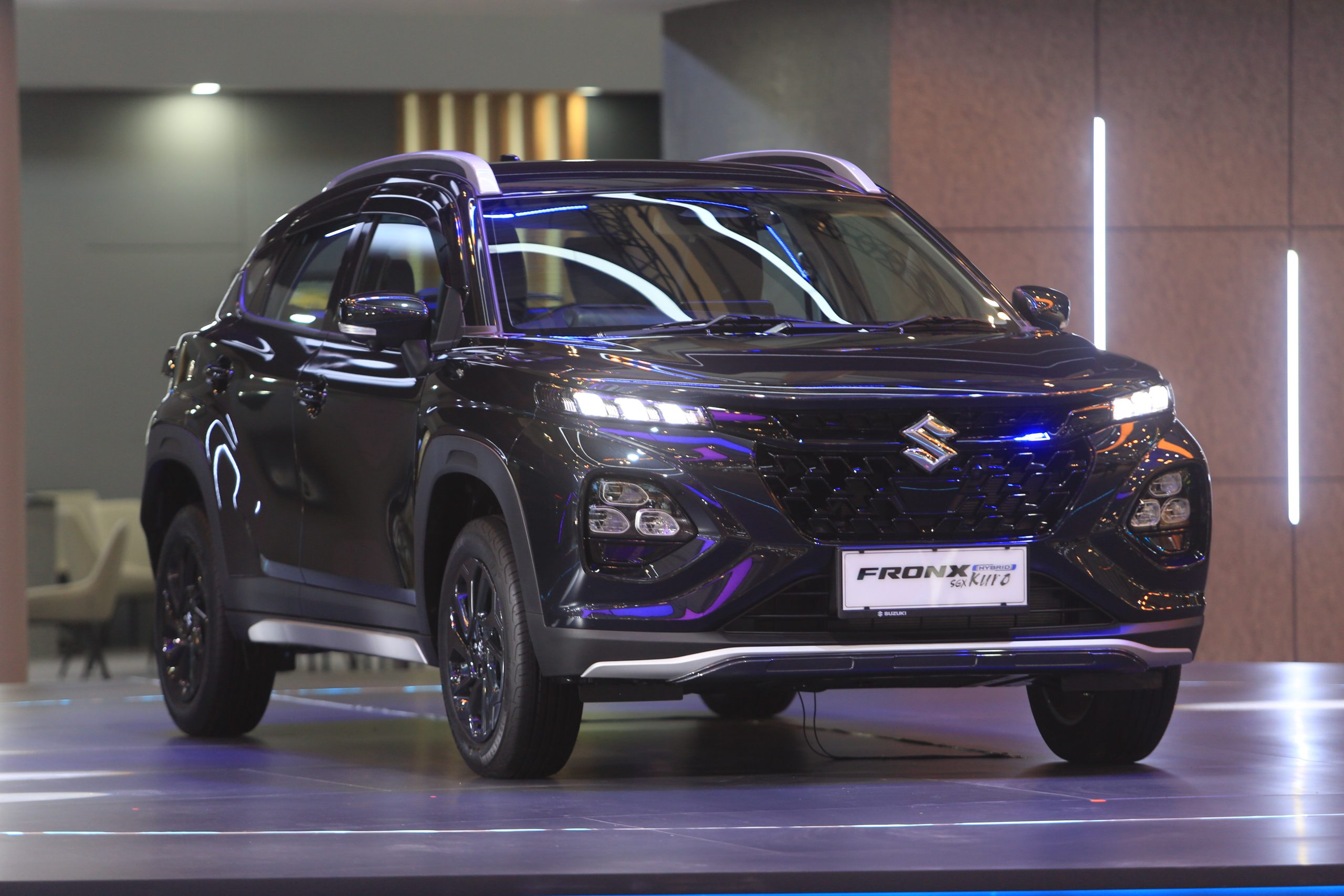 Resmi Meluncur di GIIAS 2026, Suzuki Fronx SGX Hybrid Kuro Jadi Varian Flagship Terbaru Press Photo Suzuki Luncurkan Suzuki Fronx SGX Hybrid Kuro 6 scaled