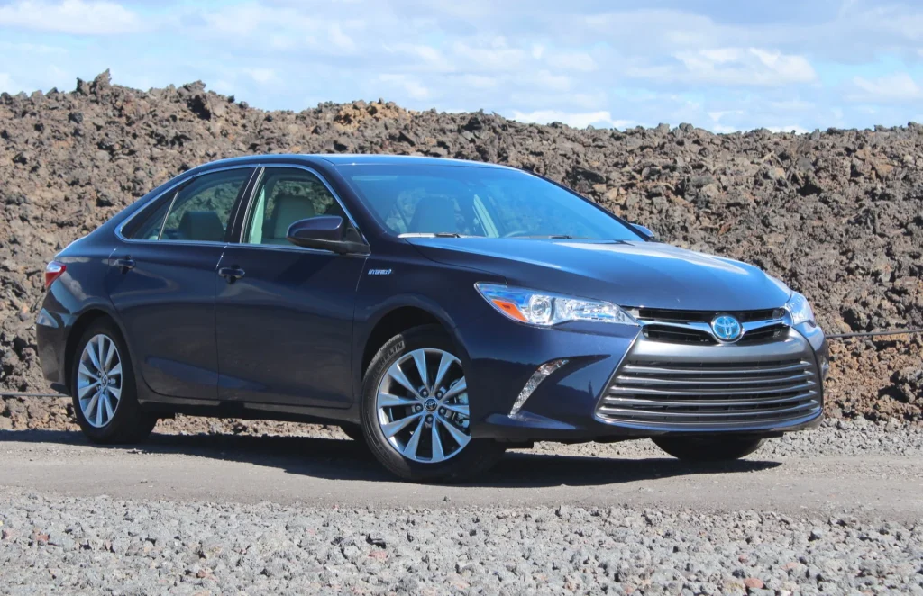Toyota Camry 2015 Bekas, Sedan Mewah yang Harganya Sudah Makin Murah kelebihan Toyota Camry 2015 - Moladin