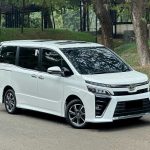 Harga Bekas Toyota Voxy 2017-2022, MPV Premium dengan Captain Seat Nyaman - Tuwaga