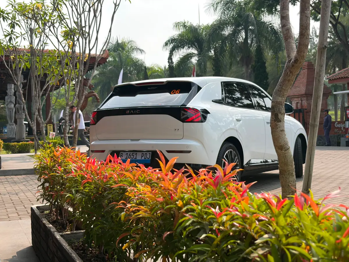 BAIC T1 Diuji 412 Km Jakarta-Bandung, Segini Konsumsi Listriknya baic t1 belakang