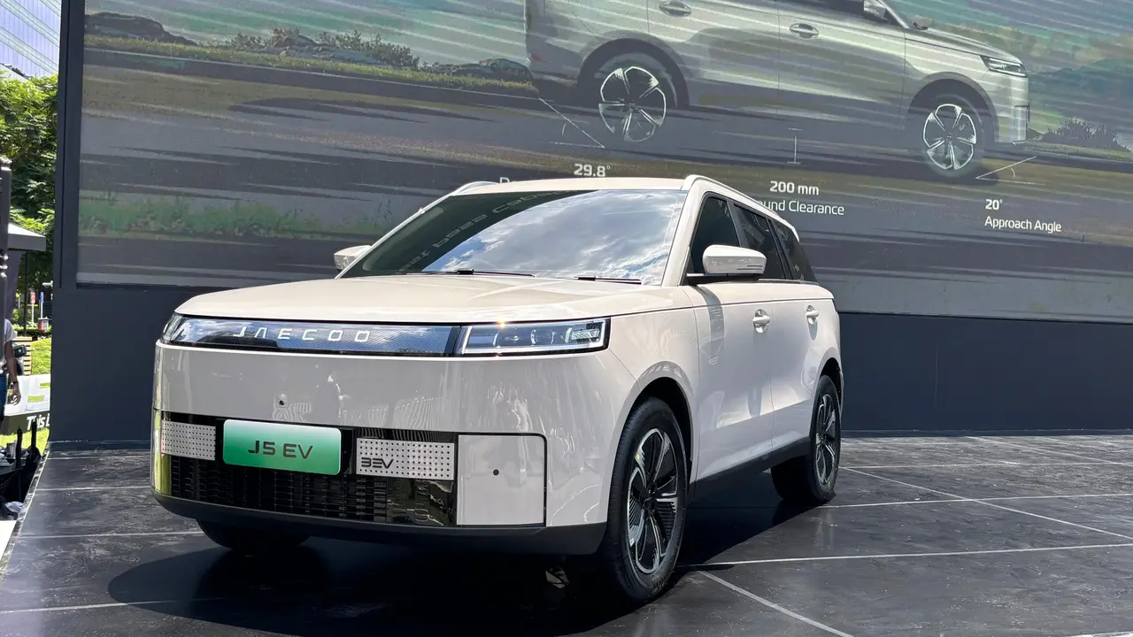 Harga OTR JAECOO J5 EV Agustus 2026, Varian Standard dan Premium Selisih Berapa?