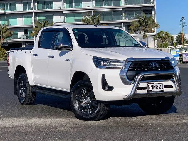 Harga Toyota Hilux 2021 Bekas di Jakarta, Termurah Rp185 Jutaan! kelebihan Toyota Hilux 2021 - Moladin