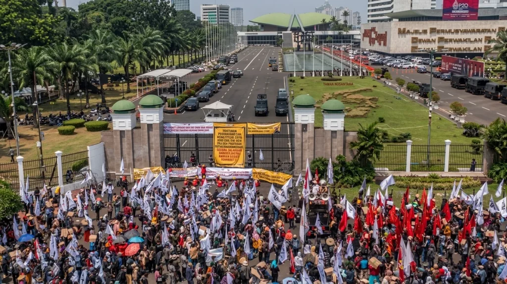 link CCTV demo hari ini - Moladin