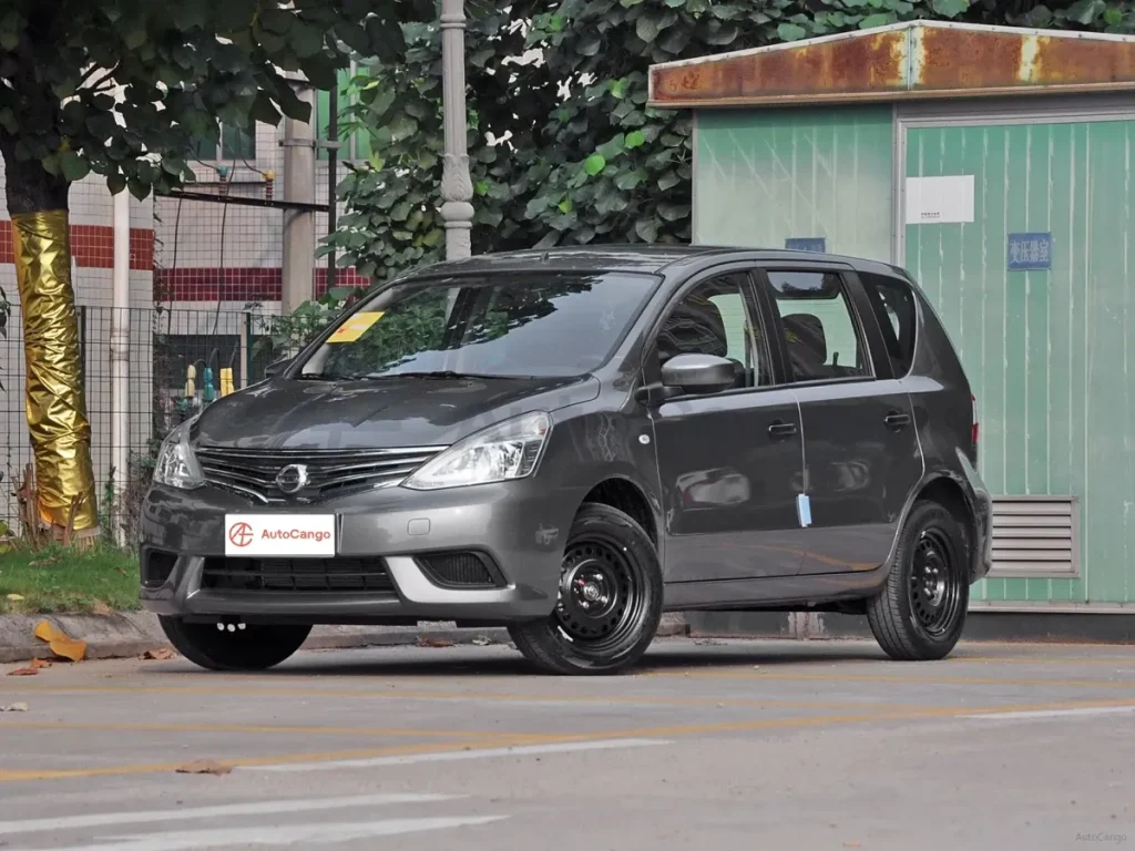 5 Mobil Nissan 60 Jutaan yang Masih Layak Pakai, Cocok untuk First Car! mobil Nissan 60 jutaan Livina 2008 - Moladin