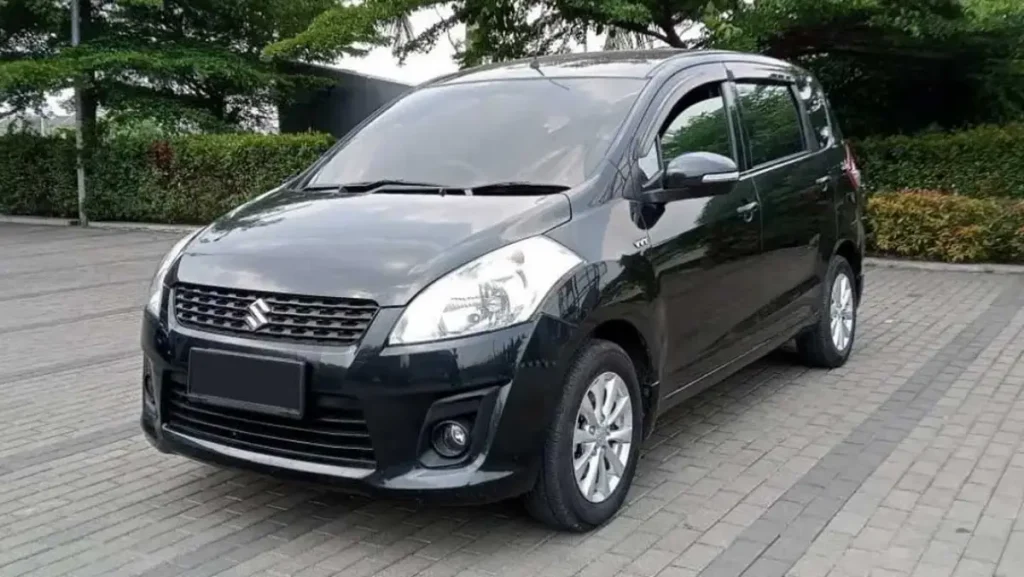 mobil bekas 7-seater di bawah 100 juta - Moladin