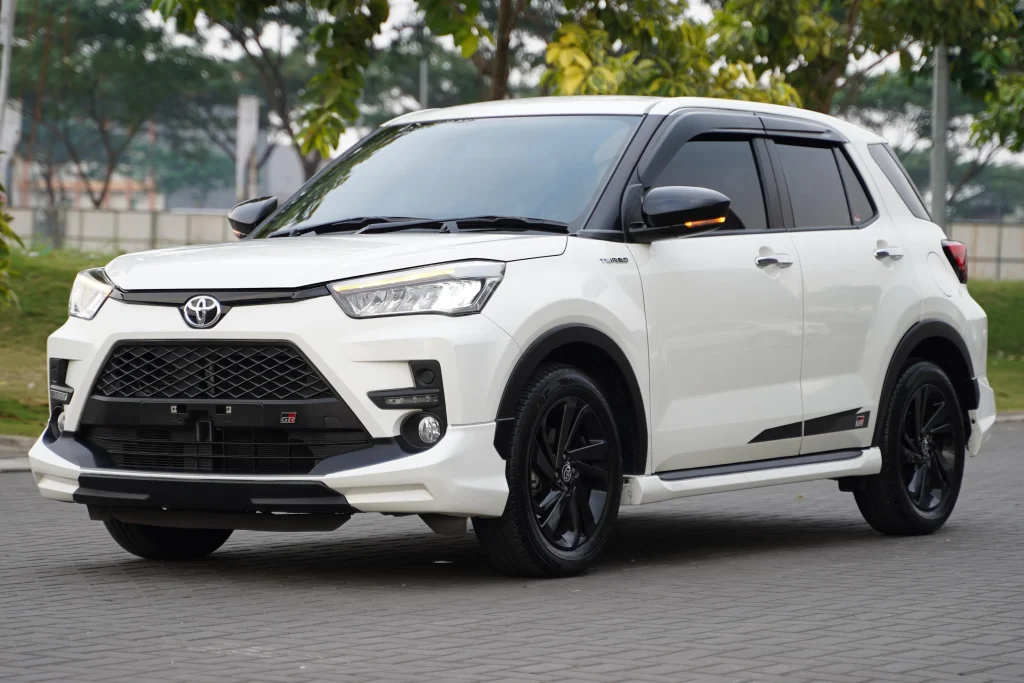 mobil bekas raize 2022 - Moladin