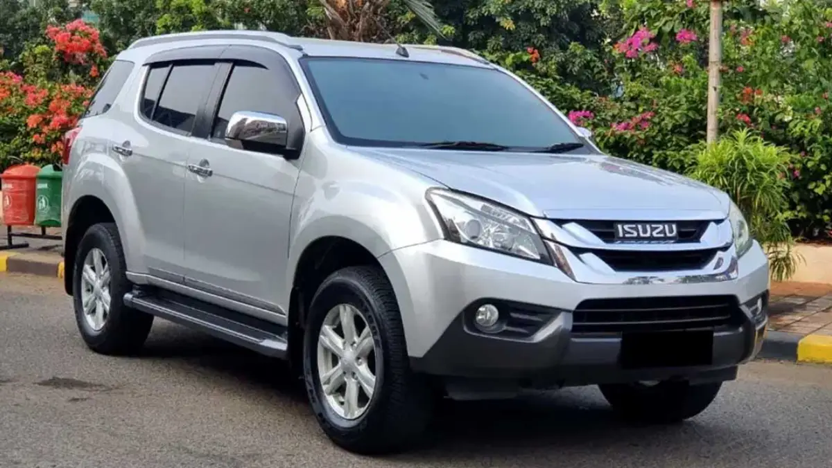 Rekomendasi 7 Mobil Bekas Sekelas Isuzu Panther yang Irit dan Awet Rekomendasi 7 Mobil Bekas Sekelas Isuzu Panther yang Irit dan Awet