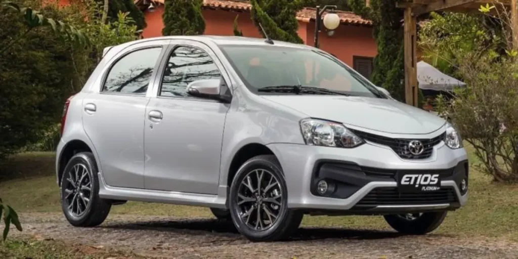 mobil bekas tahun 2010 ke atas - Moladin