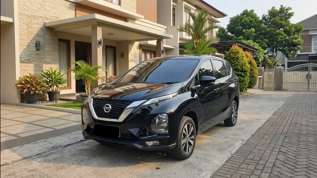 nissan livina cover