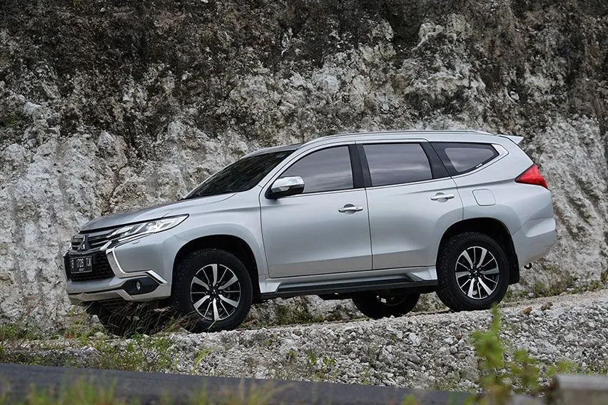 spesifikasi pajero 2016 - Moladin