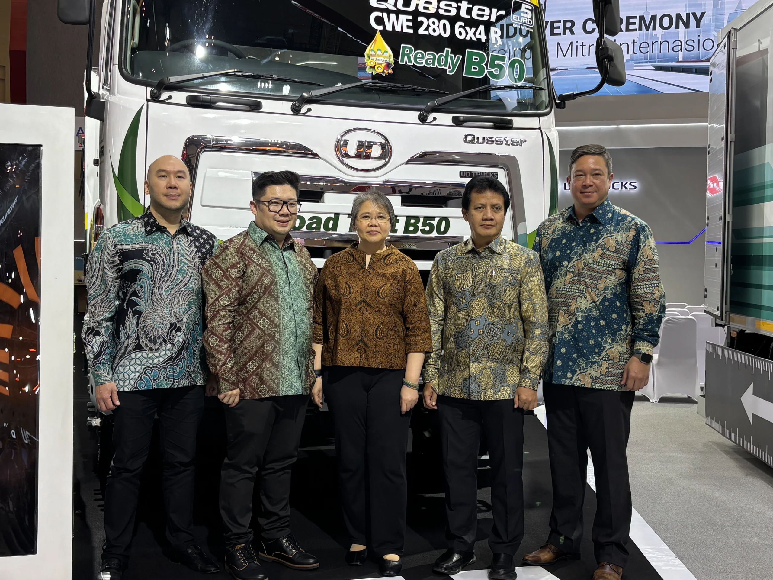 Resmi Meluncur di GIIAS 2026, Ini Keunggulan Quester Model Year 2026 Besutan UD Trucks ud truck press conf 3 scaled