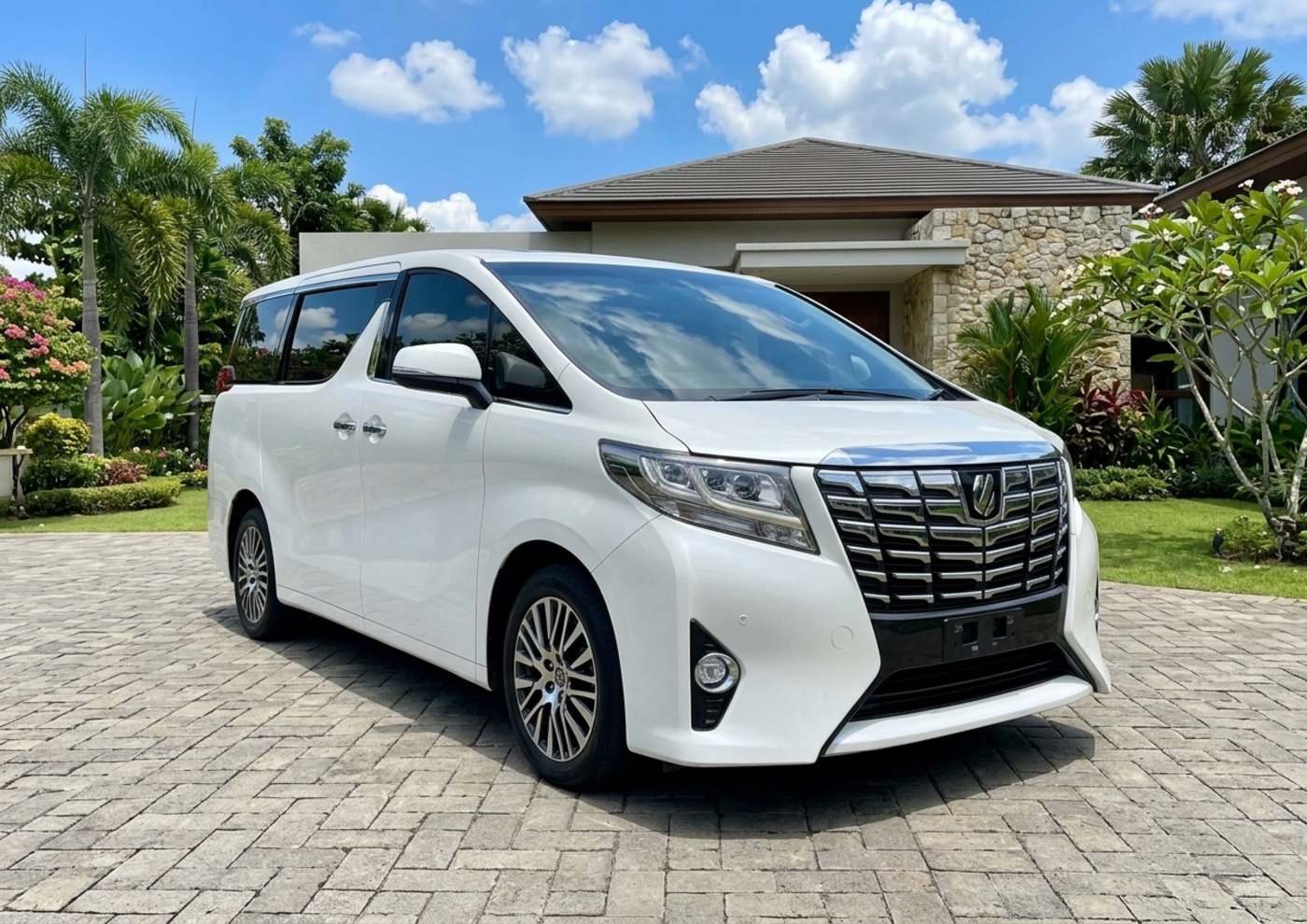 Toyota Alphard G 2017 Bekas Harganya Turun, Dapat MPV Mewah Selengkap Ini! Toyota Alphard G 2017 Bekas Harganya Turun, Dapat MPV Mewah Selengkap Ini!