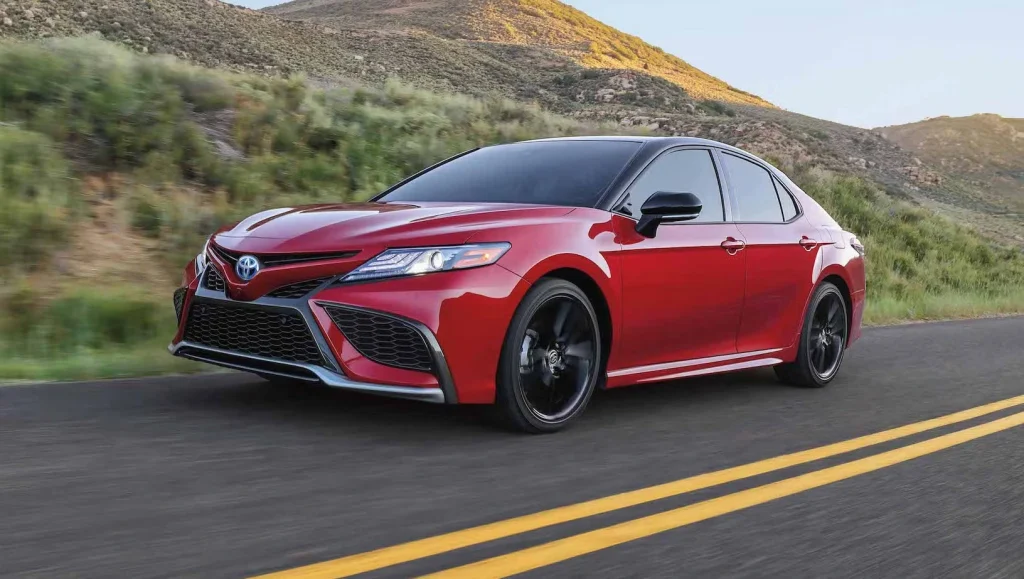 Harga Toyota Camry 2024 Bekas, Sedan Mewah yang Kini Lebih Terjangkau kelebihan Camry 2024 - Moladin
