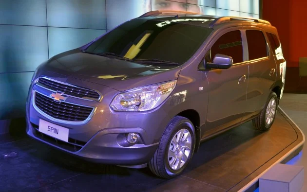 kelebihan Chevrolet Spin LTZ 2013 - Moladin
