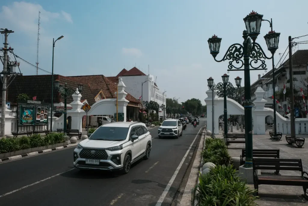 Veloz Hybrid EV Diuji 350 Km di Yogyakarta-Solo Lewat Toyota Journalist Test Drive 2026 konsumsi bbm veloz hybrid ev - Moladin