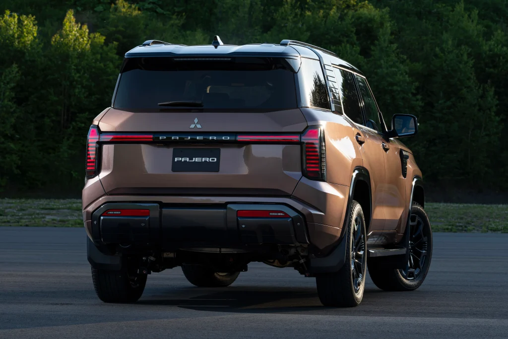 Mitsubishi Pajero Terbaru Punya Sistem 4WD Canggih, Intip Detailnya! mitsubishi pajero terbaru - Moladin