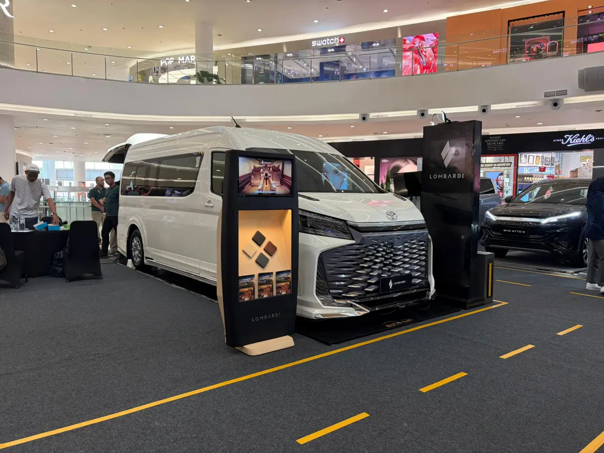 Toyota HiAce Premio Disulap Jadi Mobil Sultan, Harganya Rp880 Juta!