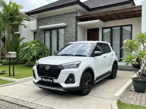 Daihatsu Rocky R ADS 2023 Bekas, SUV Turbo dengan Fitur Modern!
